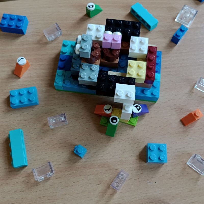 ewangeliczny obfity połów scena z klocków LEGO