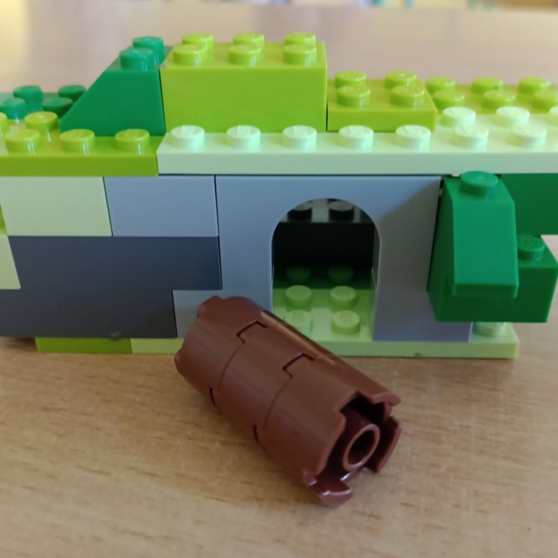 pusty grób scena z klocków LEGO