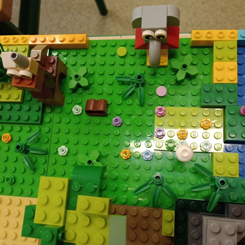 raj scena z klocków LEGO