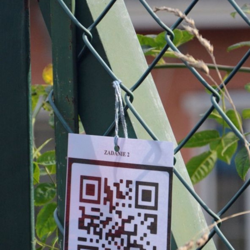 jeden z kodów qr z zadaniem