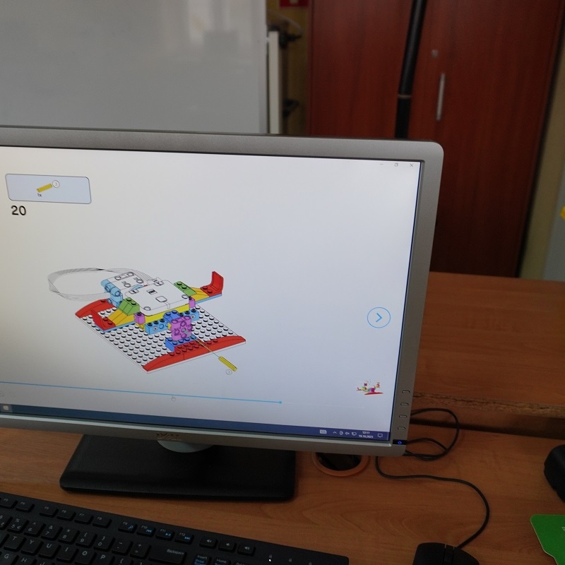 przykAadowy_program_w_LEGO® Education SPIKE™ Essential