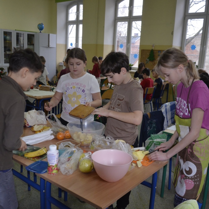 Wspólna praca zespołu uczniów klasy IV