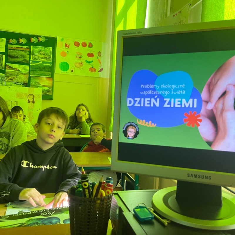 Projekcja filmów związanych z Dniem Ziemi