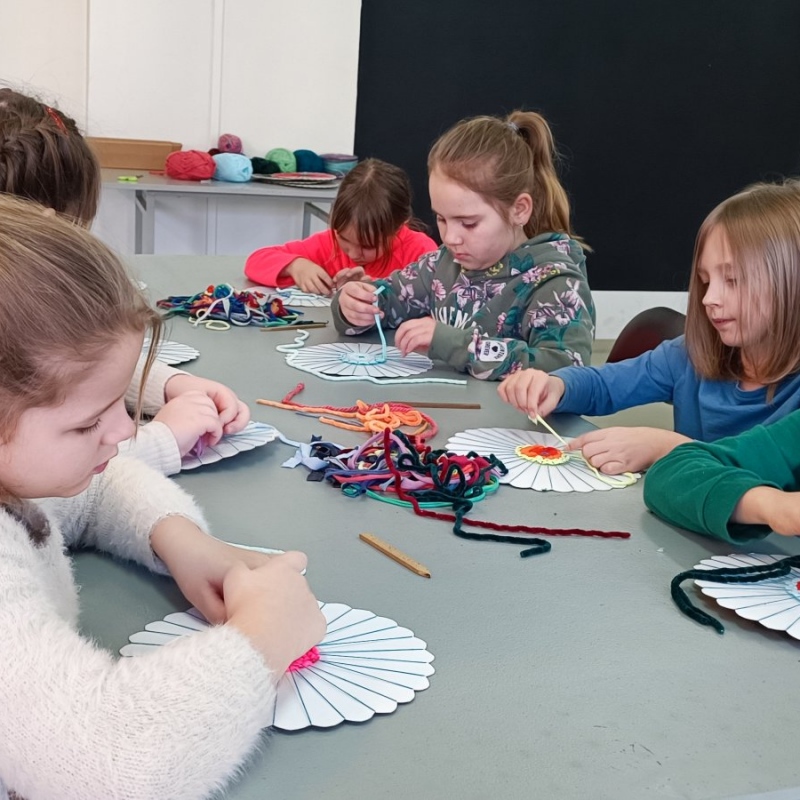 Uczniowie klasy 2 w czasie warsztatów