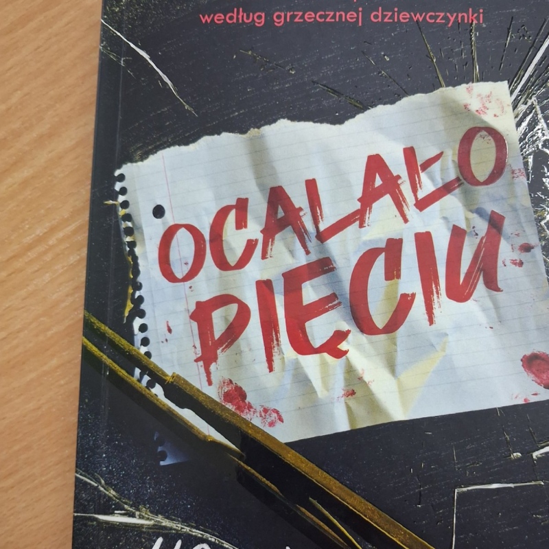 Książka "ocalało pięciu"