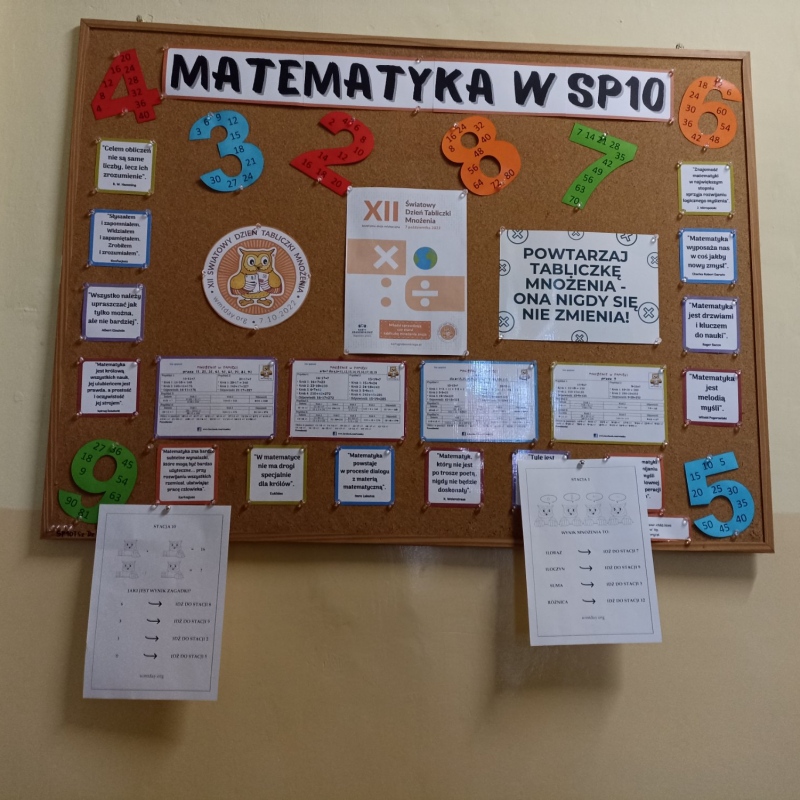 Stacje zadaniowe umieszczone na korytarzu