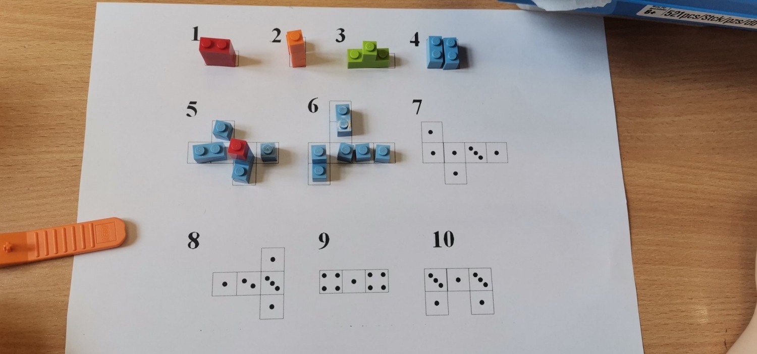 budowle z klocków na matematyce - domino matematyczne